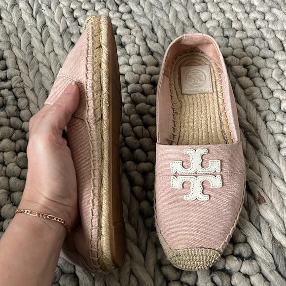 ❌SOLD❌Tory Burch – Weston Flat Espadrille SEASHELL PINK / WHITE - Picture 2 of 4